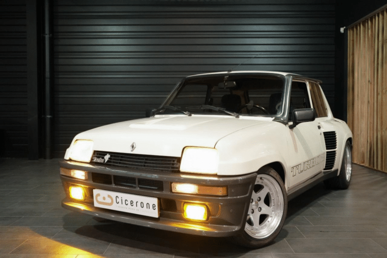 Équipements d&rsquo;origine, intérieur nostalgique et jantes Tramont : cette Renault 5 Turbo 2 de 1984 est à vendre