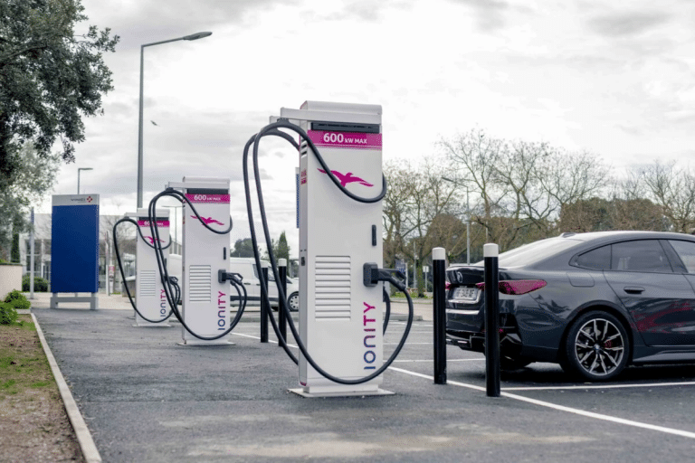 Recharge à 600 kW : Ionity installe ses premières bornes en France, mais qui pourra vraiment en profiter ?