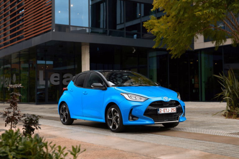 Toyota Yaris 2028 : hybride confirmée, 100 % électrique en approche