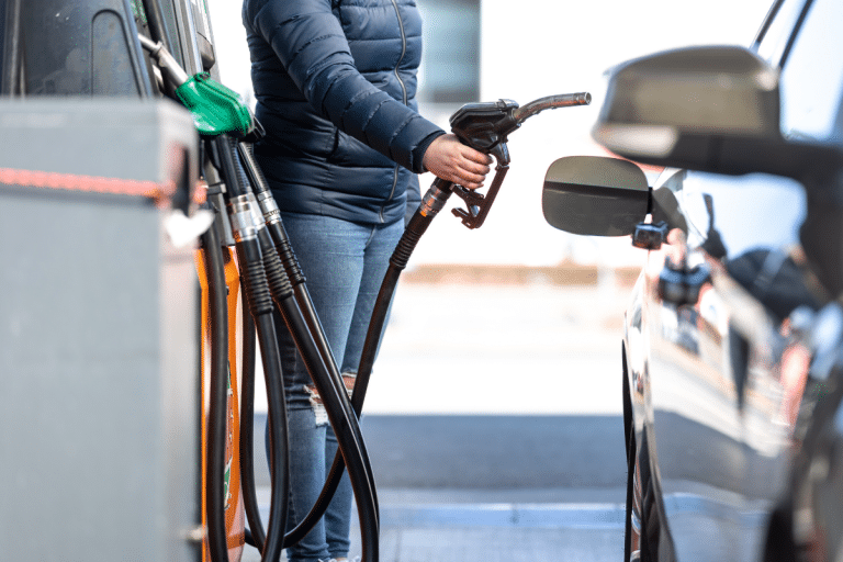 Carburant : le gouvernement prépare des mesures pour les grands rouleurs