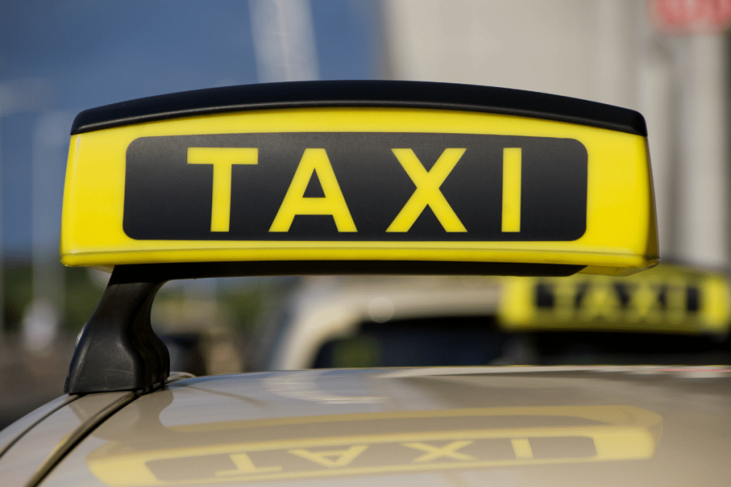 Carburant : infirmiers et taxis en grande difficulté face à la flambée des prix