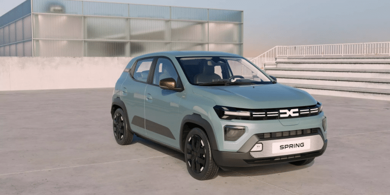 Dacia Spring 2026 reste l’électrique la moins chère du marché à 16 900 € : nouvelle batterie et 225 km d’autonomie