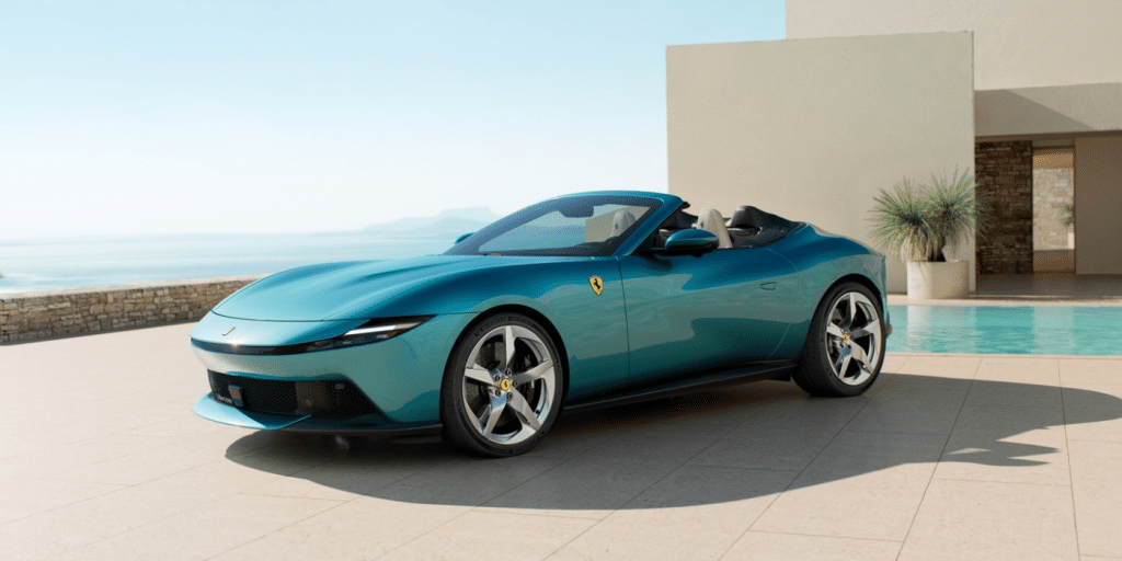 Alors que l’électrification envahit l’auto, Ferrari ose encore un V8 pur : ce Spider fait un choix radical
