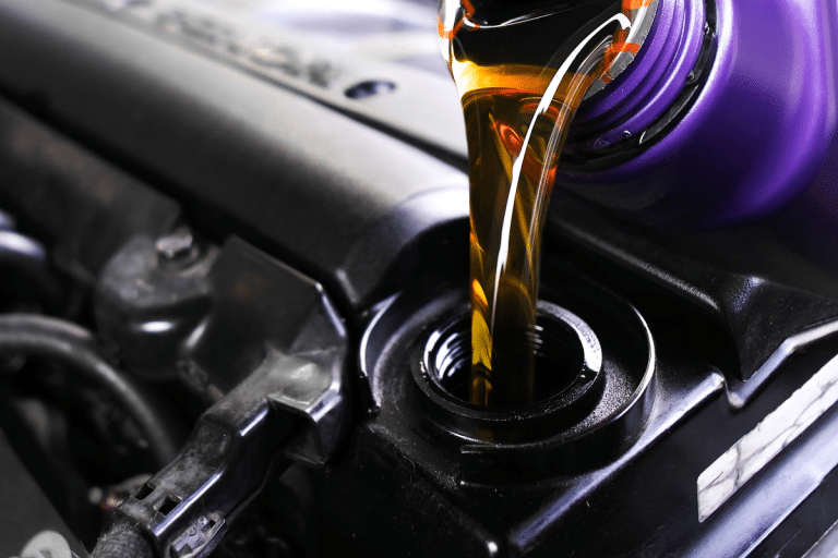 Huile moteur pour 208 essence : guide complet pour bien choisir