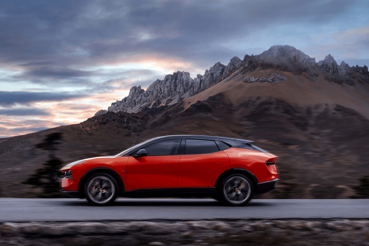 Lotus Eletre X vu de profil