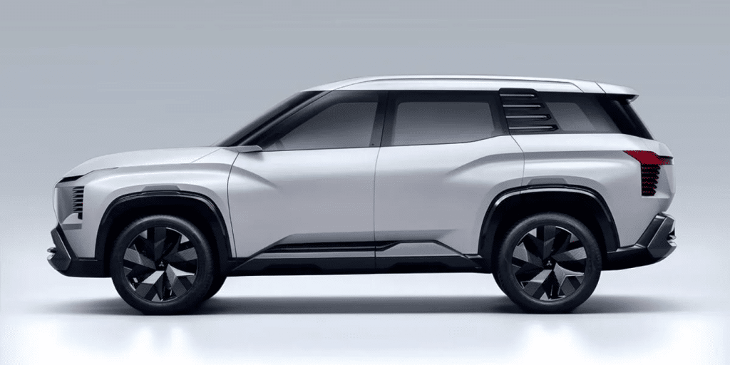 Le Mitsubishi Pajero fait son grand retour : châssis échelle, 4x4 pur et plus de 300 ch pour défier le Toyota Land Cruiser