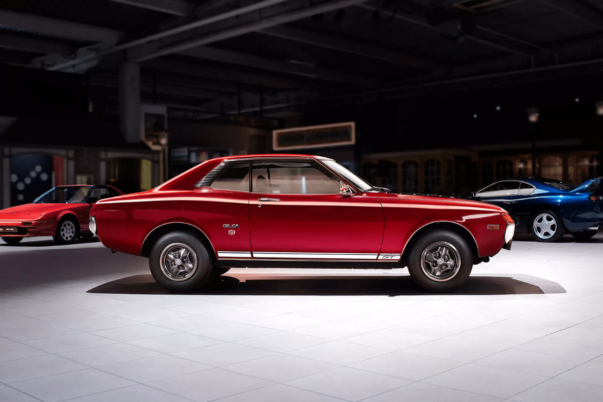 Toyota Celica vu de profil