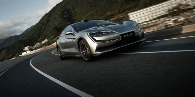 BYD dit que sa toute nouvelle batterie va mettre le même temps qu&rsquo;un plein d&rsquo;essence
