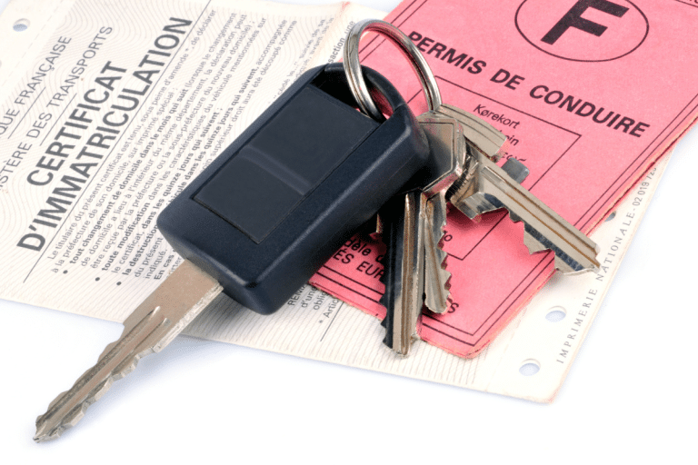 Prix carte grise pour une voiture de plus de 20 ans : comprendre les tarifs et avantages