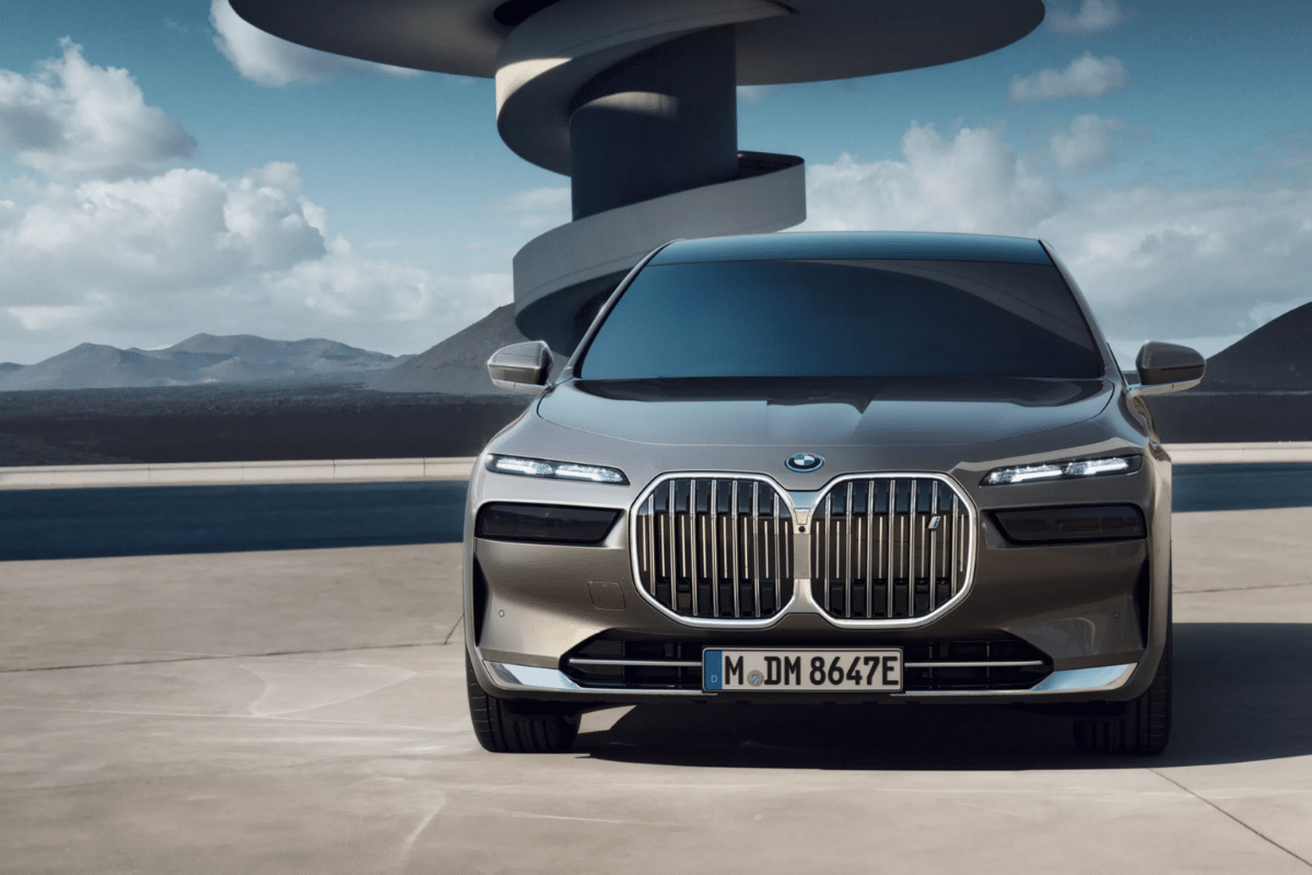 BMW i7 restylée design extérieur