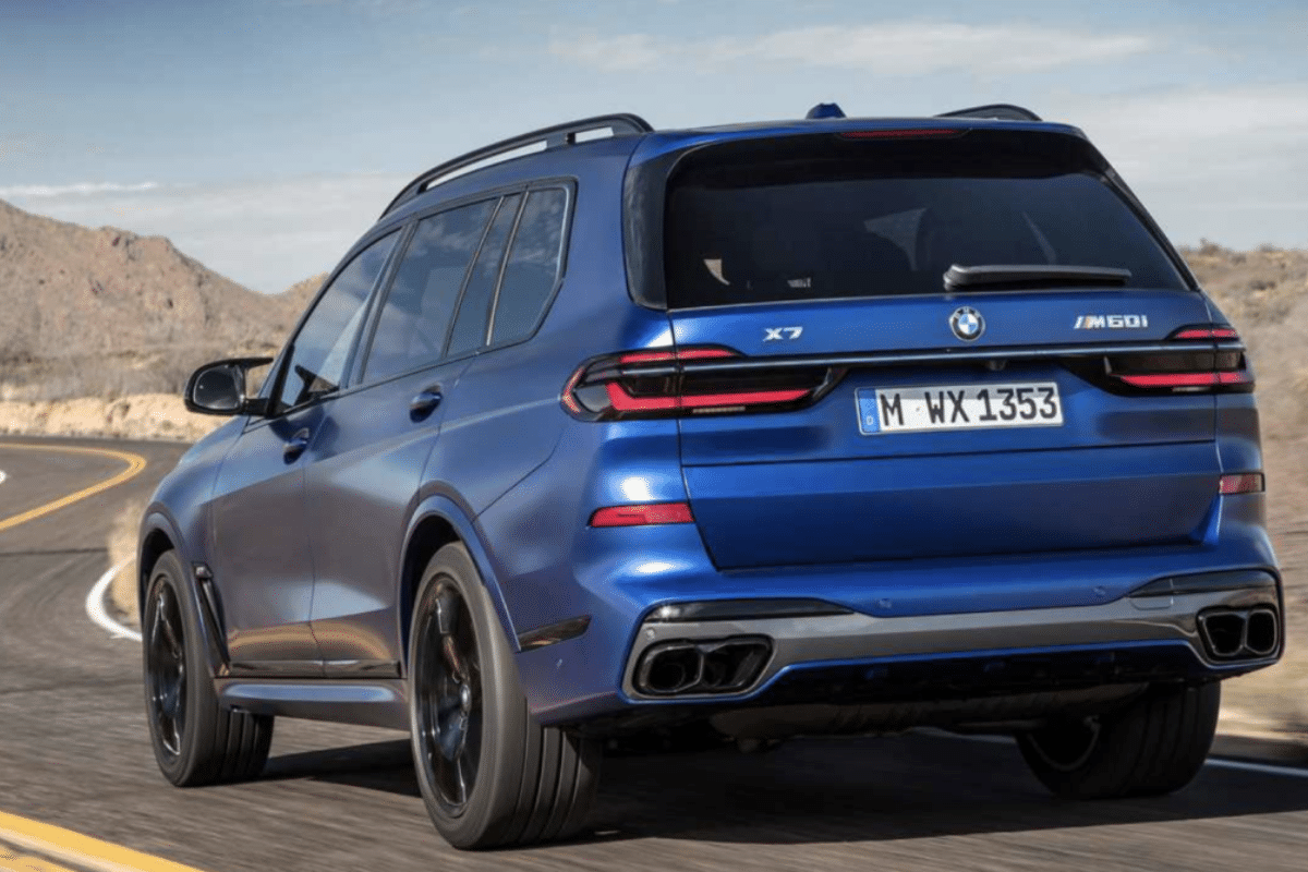 BMW iX7 vu de profil