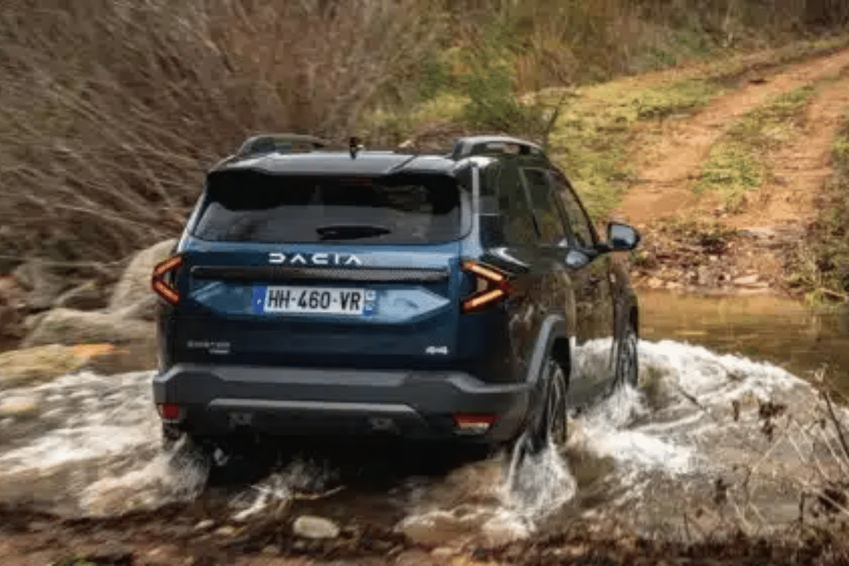 Bigster Hybrid-G 4×4 vue de derrière