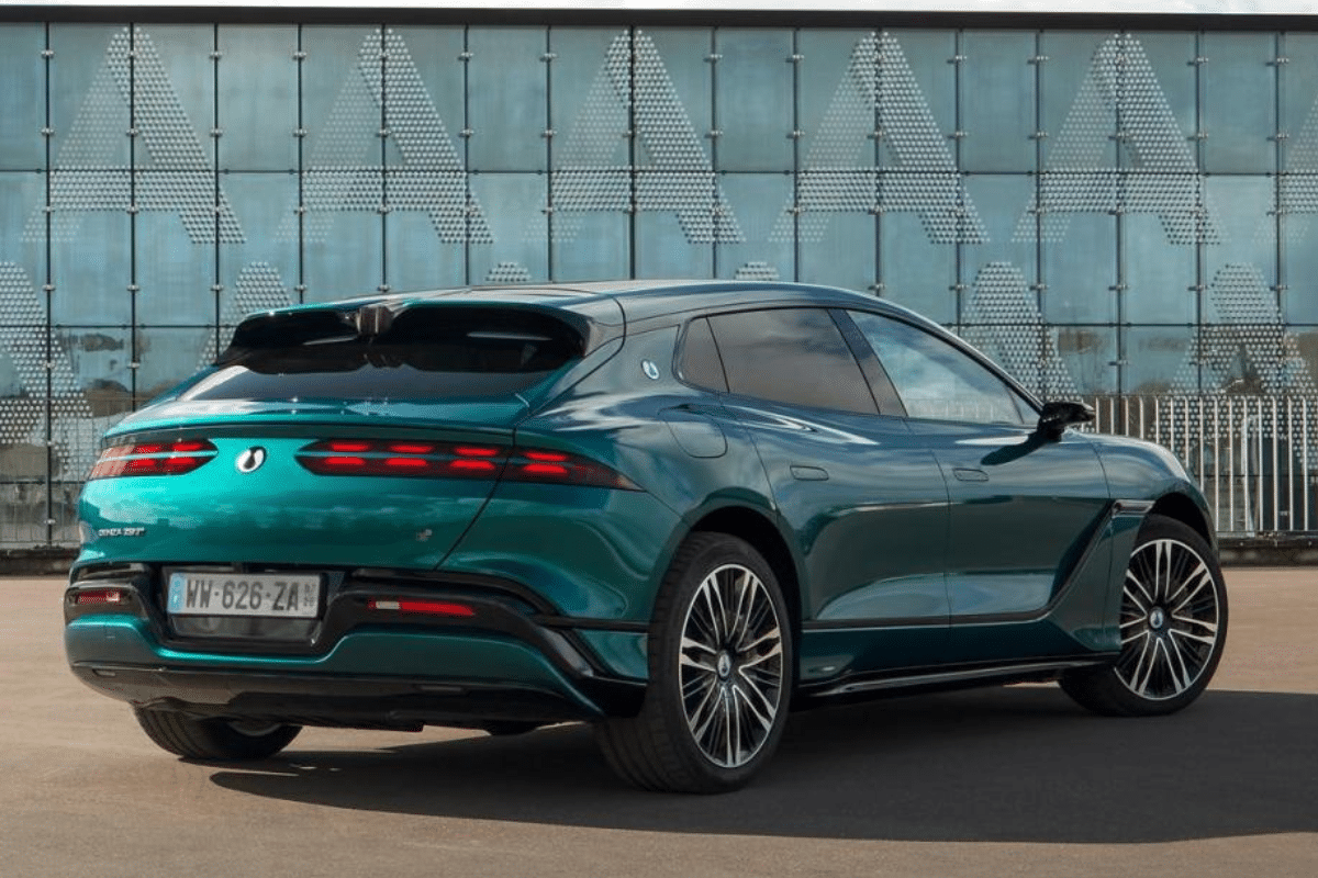 Denza Z9GT vue de derrière