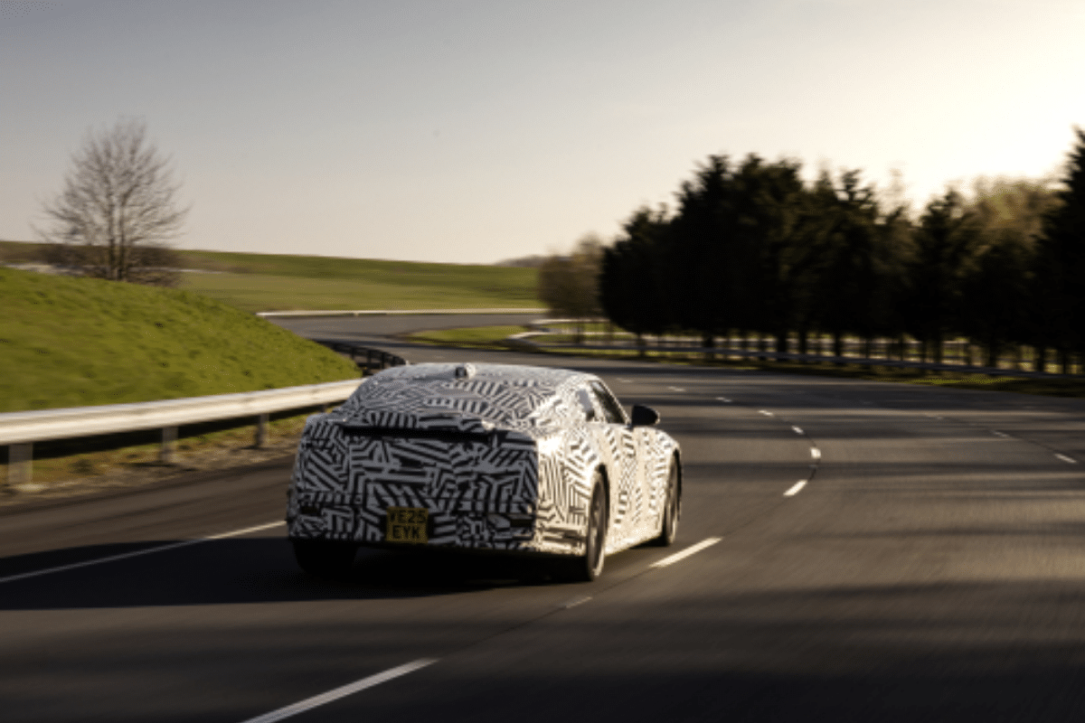 Jaguar GT électrique vue arrière