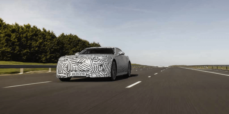Nouvelle Jaguar GT électrique : présentation en septembre avec premier aperçu de l’intérieur