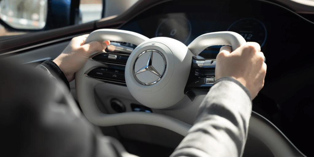 Mercedes adopte à son tour cette technologie de volant qui fait débat