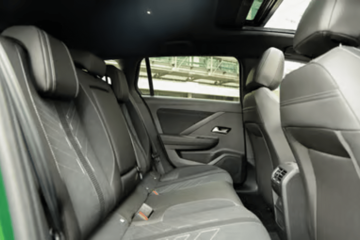 Opel Astra Sports Tourer Electric vue intérieure