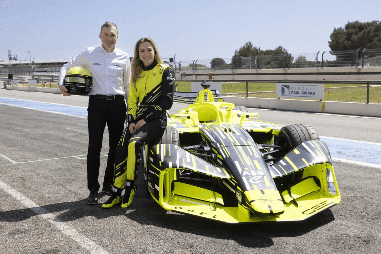 Opel : ce prototype GEN4 de Formule E dévoilé en première mondiale marque un tournant pour la marque