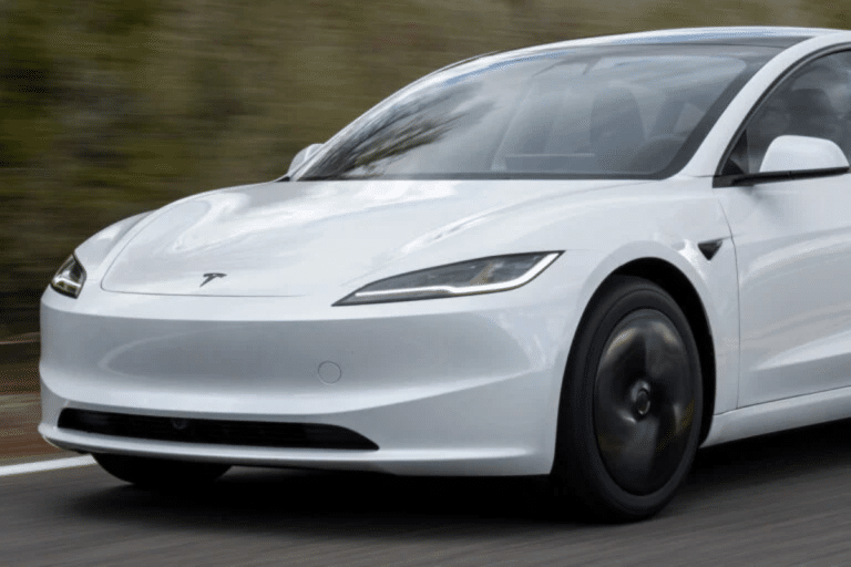 Tesla : le robot Optimus entre en production dès cet été et marque un tournant stratégique