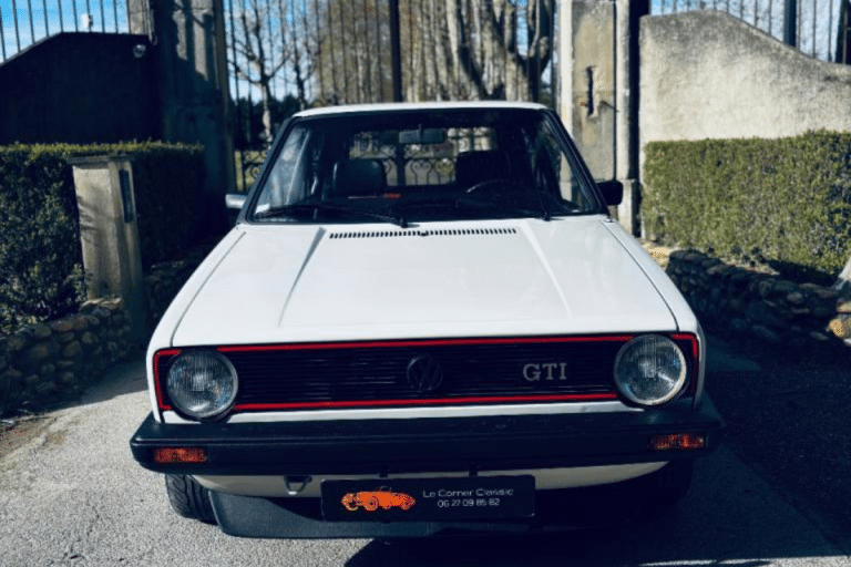 Configuration d’origine, moteur 1.8 injection et sellerie d’époque : cette Volkswagen Golf GTI 1800 de 1983 est à vendre