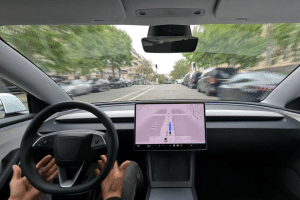 4 600 km sans toucher le volant : l’exploit du FSD Tesla qui bouscule l’Europe réglementaire