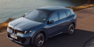 La nouvelle BMW électrique cache un détail inquiétant : toucher la carrosserie pendant la recharge peut électrocuter