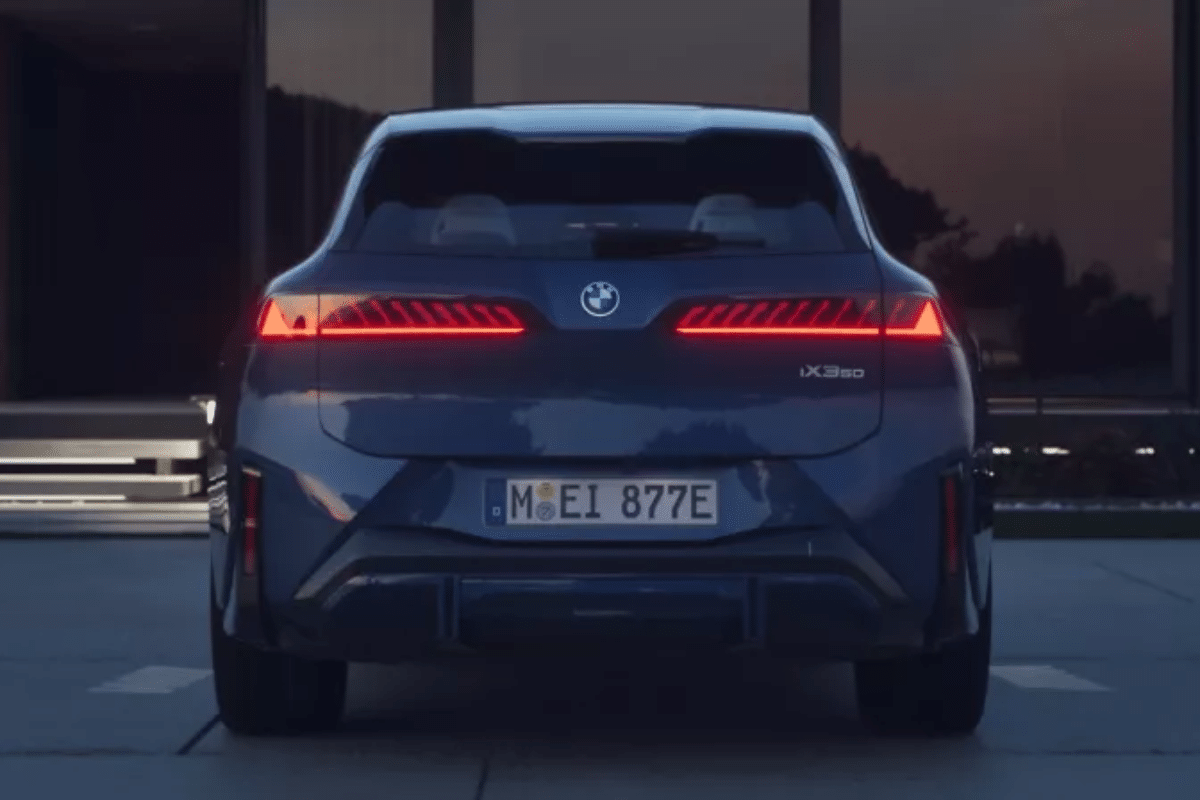 BMW iX3 Neue Klasse vue arrière