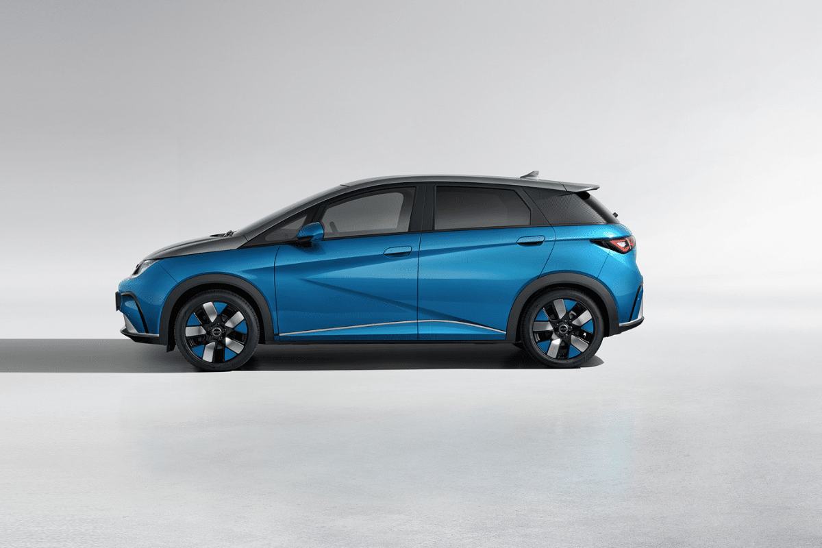 BYD Dolphin G DM-i vu de profil