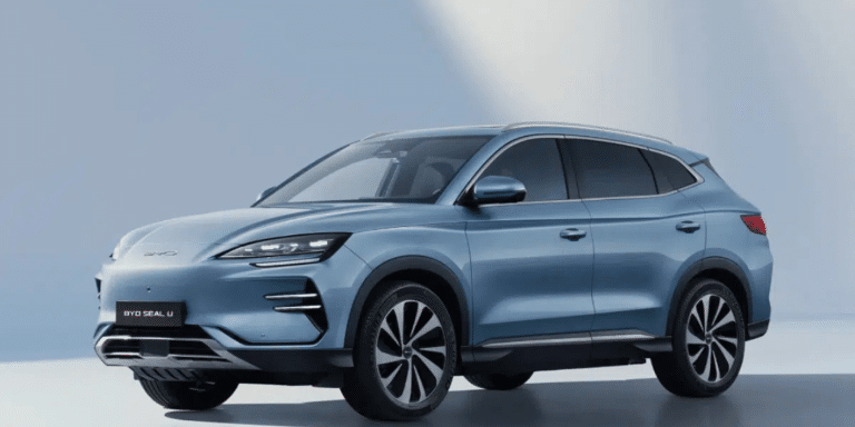 BYD joue la carte du grand écran à 250 € : une stratégie choc pour renflouer ses finances