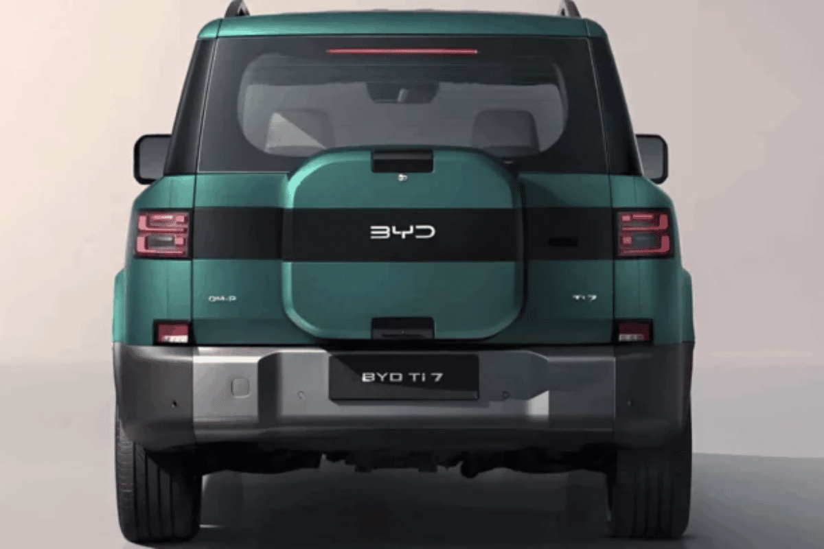 BYD Ti7 vue de derrière