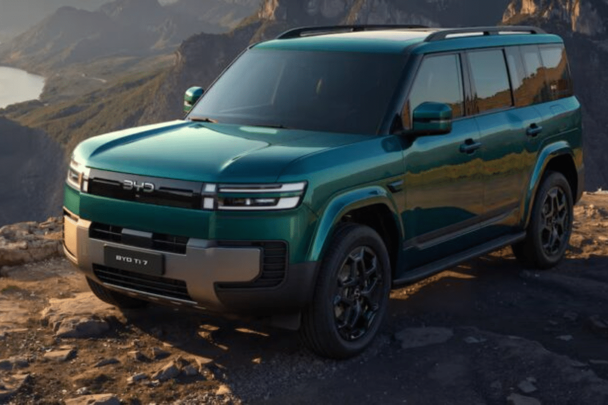 BYD Ti7 vue de profil