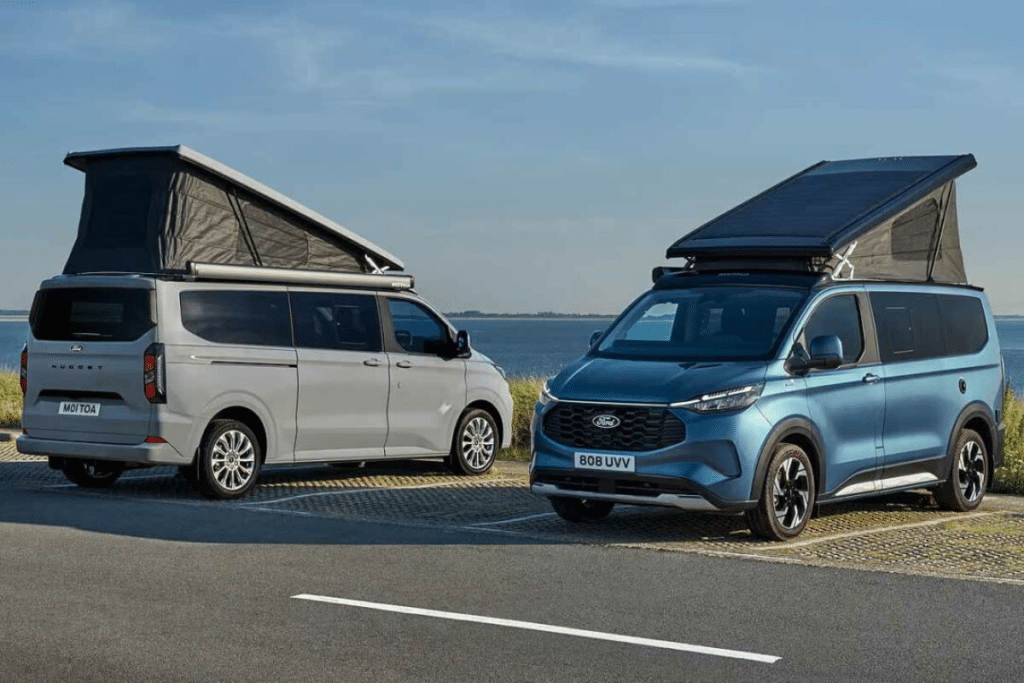 Ce van aménagé revisite le Ford Nugget en version camping-car chic de 6 places