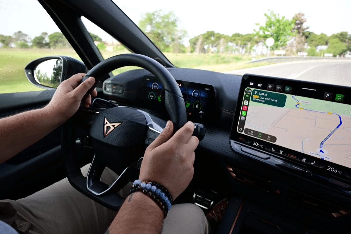 Cupra Born VZ 2026 vue du volant