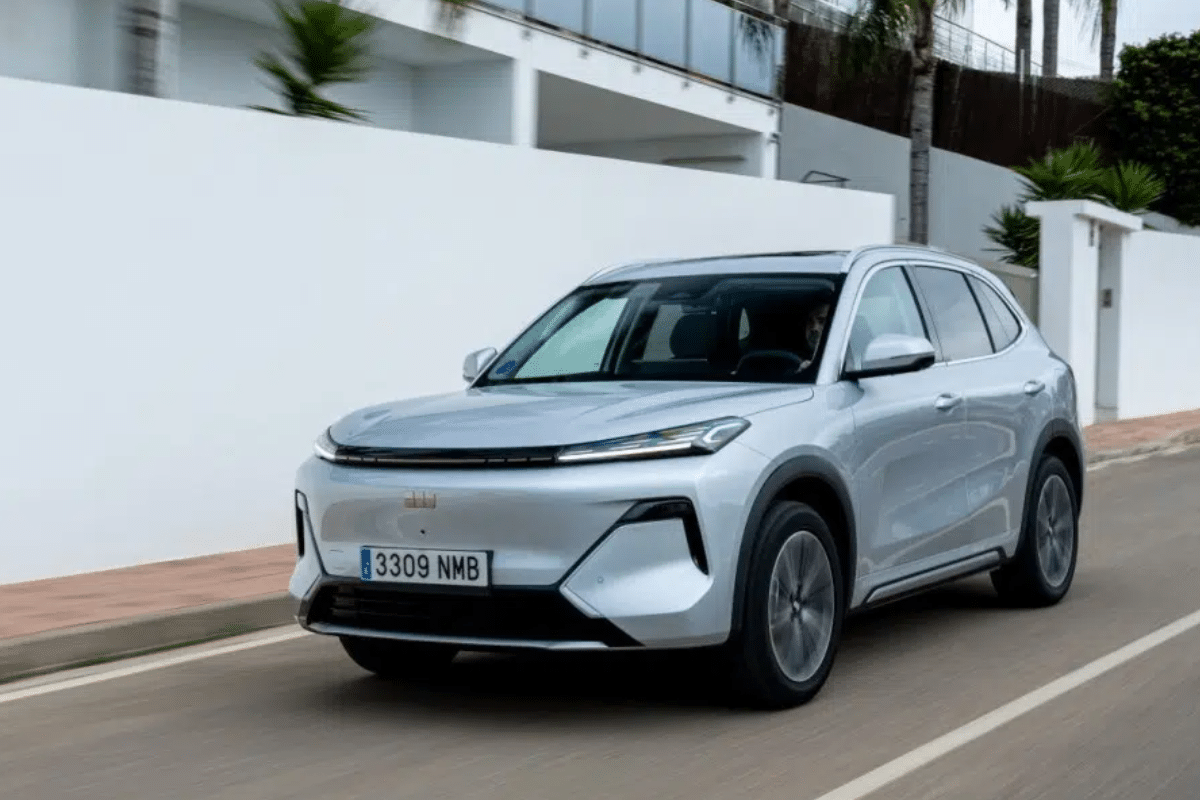Geely en France vue de face