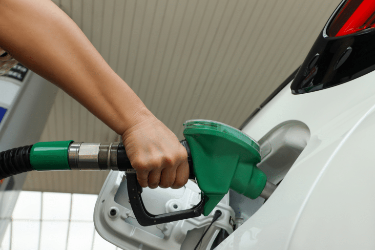 Indemnité carburant 2026 : 50 € d&rsquo;aide, êtes-vous concernés ?