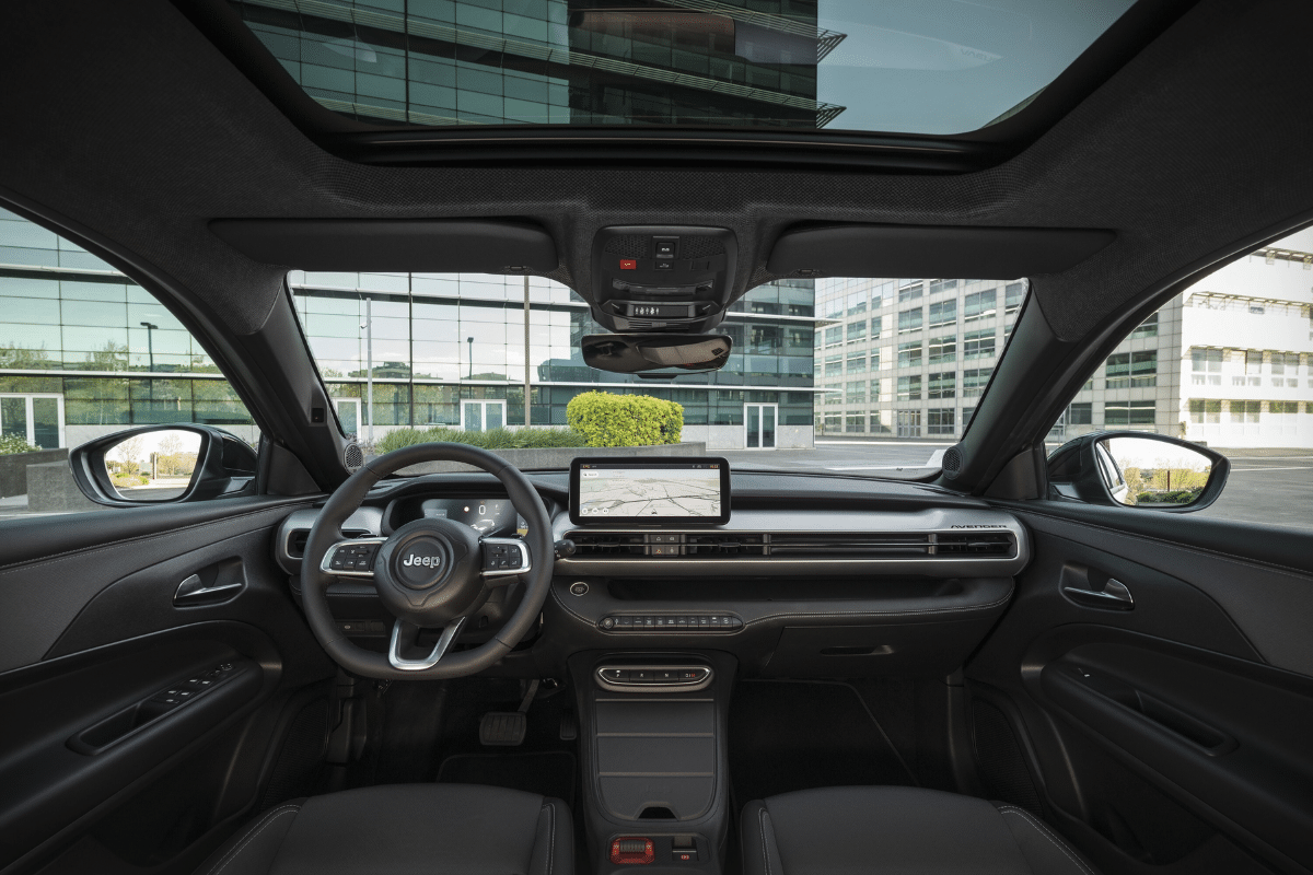 Jeep Avenger restylé design intérieur