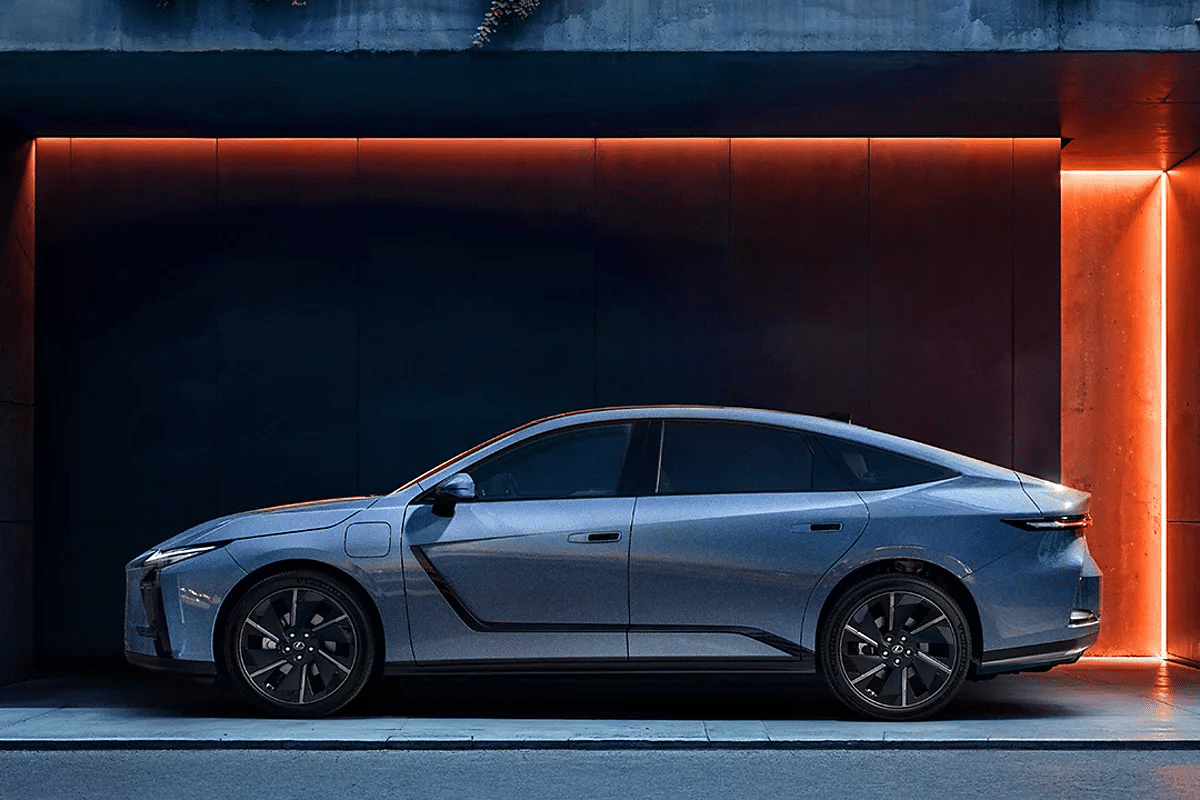 Lexus ES 2026 vu de profil