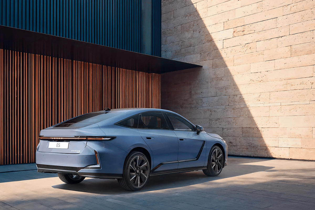 Lexus ES 2026 vue arrière