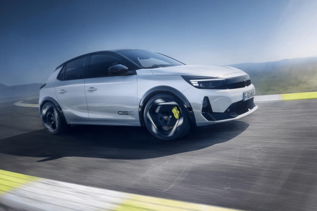 Opel Corsa GSE (2026) vue de profil