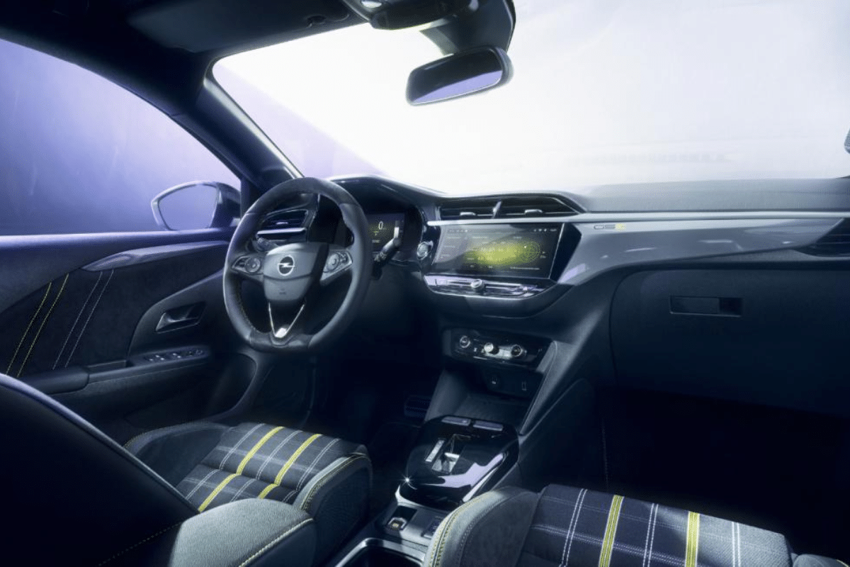 Opel Corsa GSE (2026) vue du volant