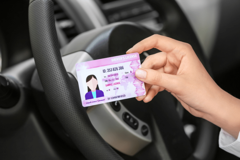 Permis de conduire : la fin du titre “à vie” en Europe, ce qui va changer d’ici 2028