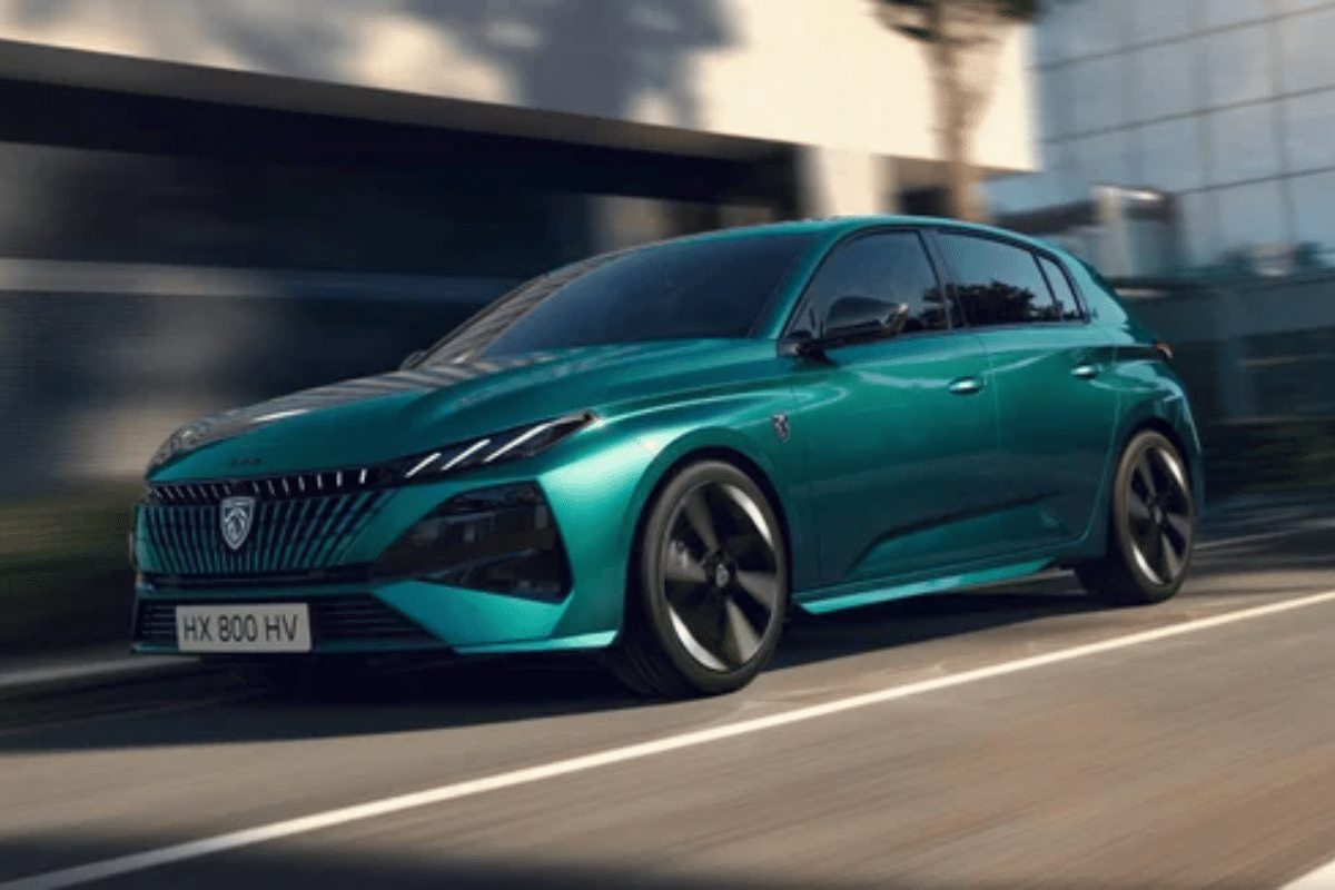Peugeot e-308 vue de face