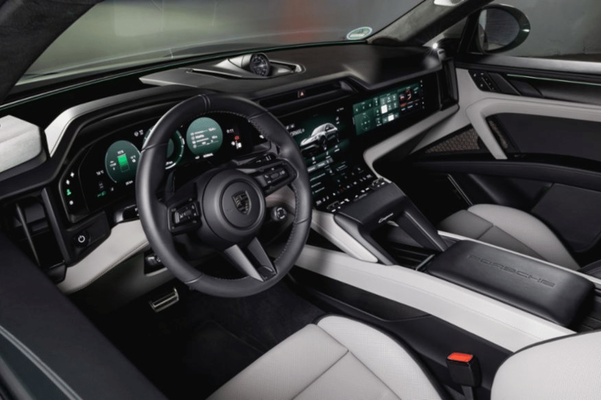 Porsche Cayenne Coupe Electric vue du volant