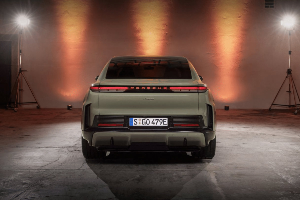Porsche Cayenne Coupé électrique vue arrière