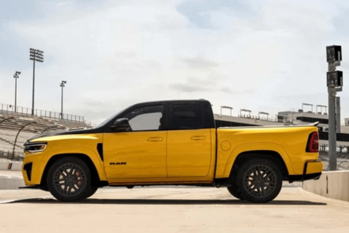Ram Rumble Bee vue de profil