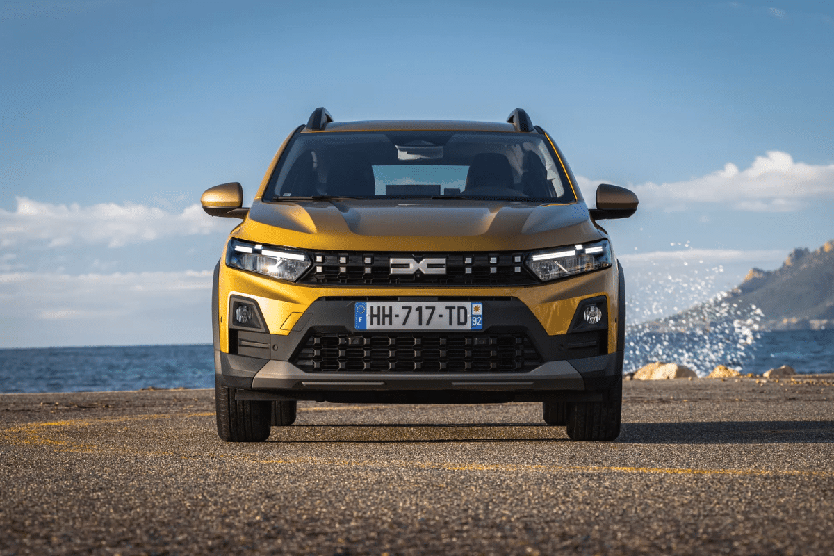 Sandero Hybrid 155 vue de face