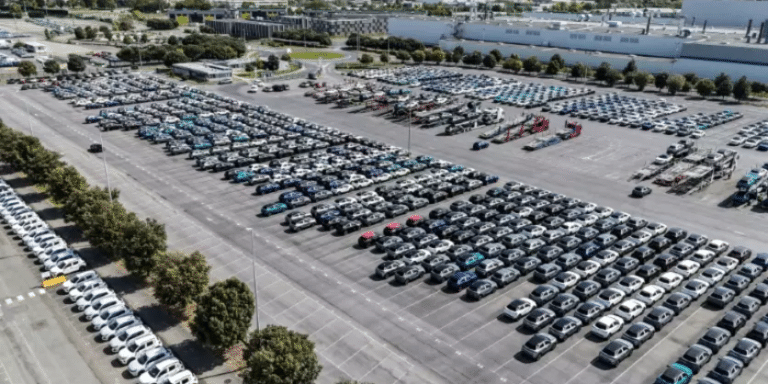 Stellantis se lance dans la course aux petites voitures électriques à bas prix : ce qui pourrait changer en Europe