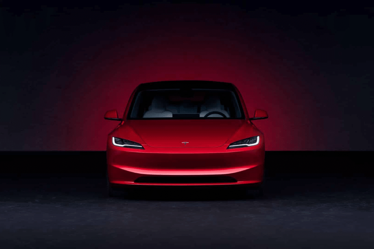 Tesla Model 3 vue de face