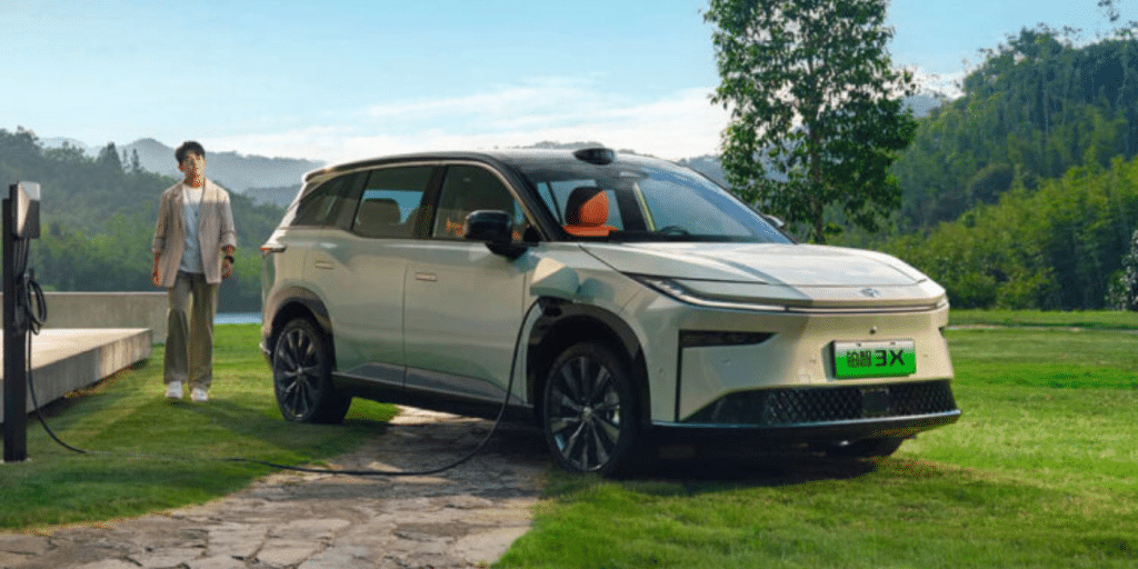 Toyota piège les marques chinoises avec un SUV électrique à 13 000 € qui change les règles du jeu