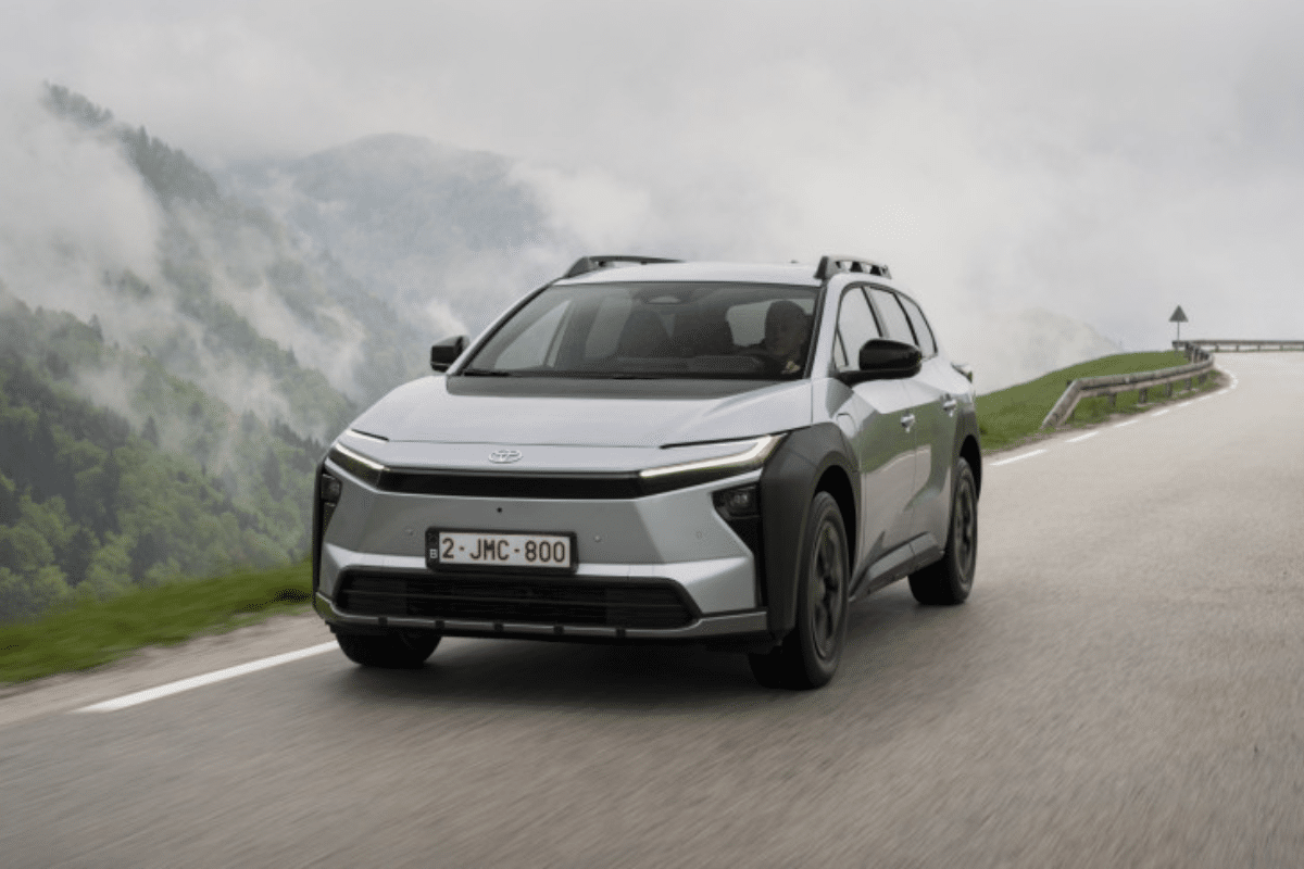 Toyota bZ4X Touring vue de face